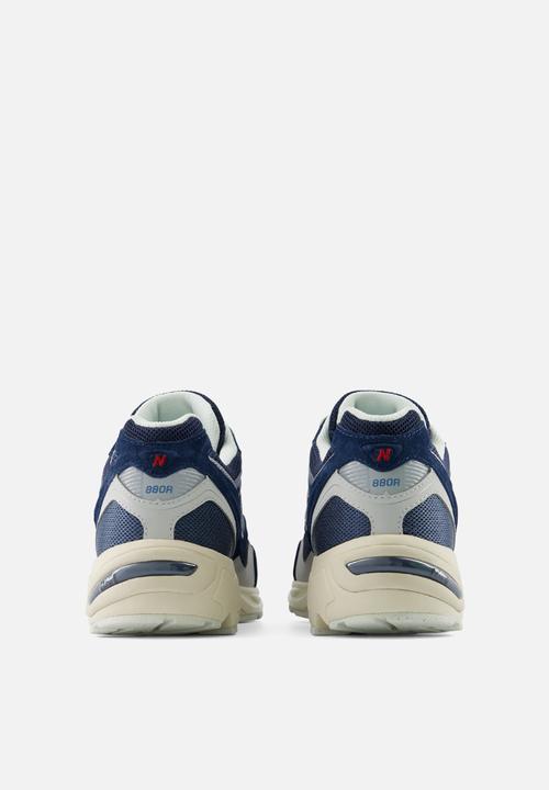 New Balance  - 880R