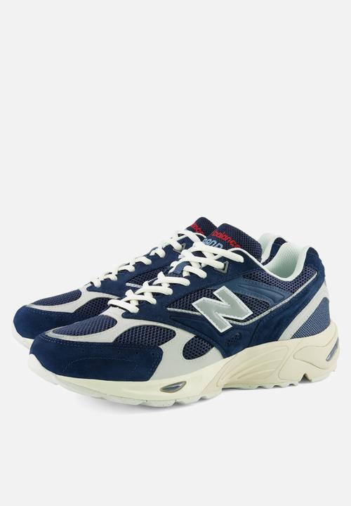 New Balance  - 880R