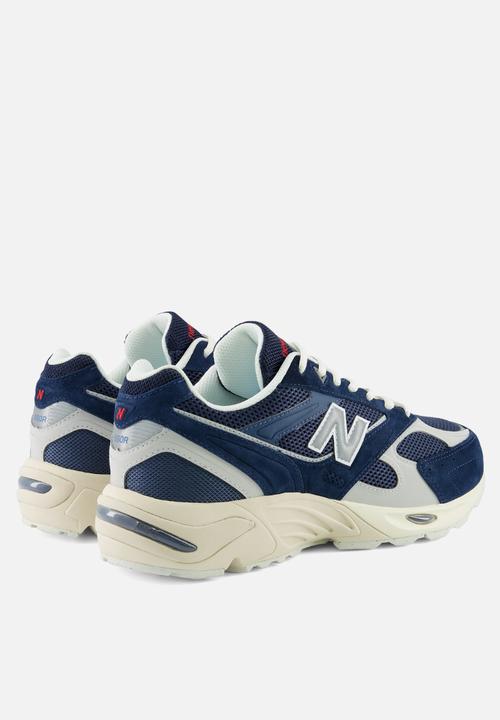 New Balance  - 880R
