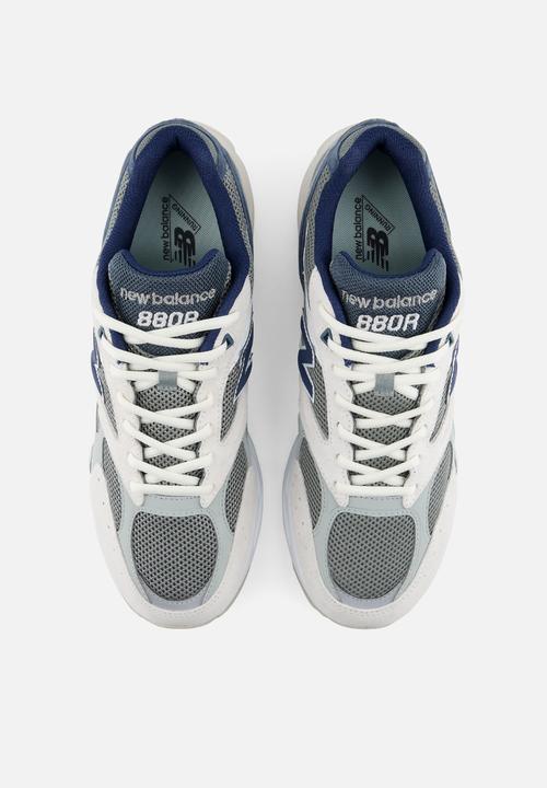 New Balance  - 880R