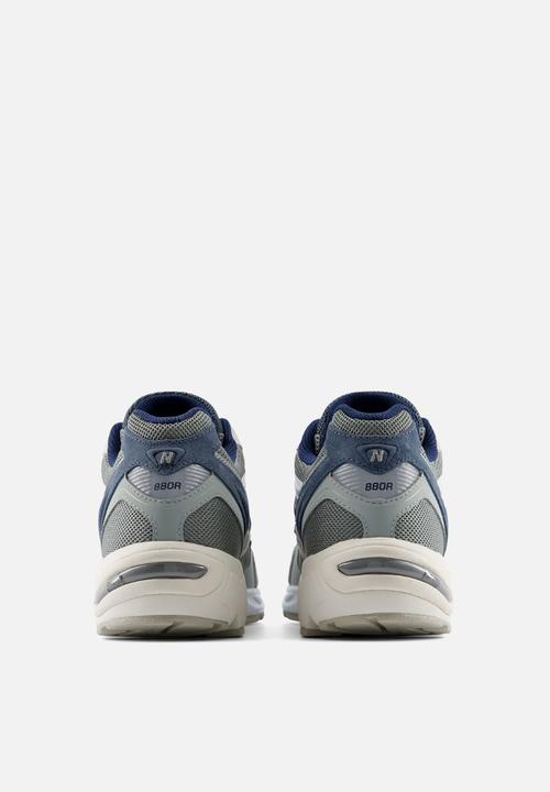 New Balance  - 880R