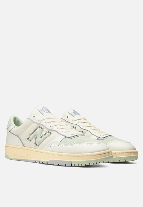 New Balance  - 950