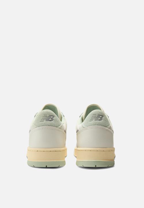 New Balance  - 950