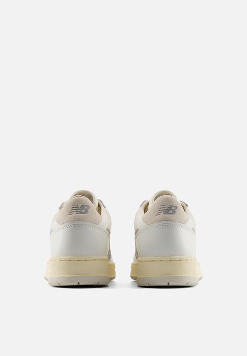 New Balance  - 950
