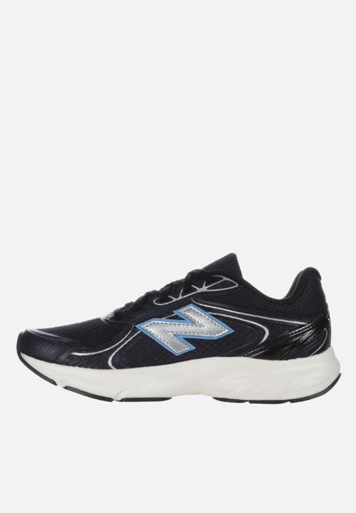 New Balance  - Fresh Foam Amaste