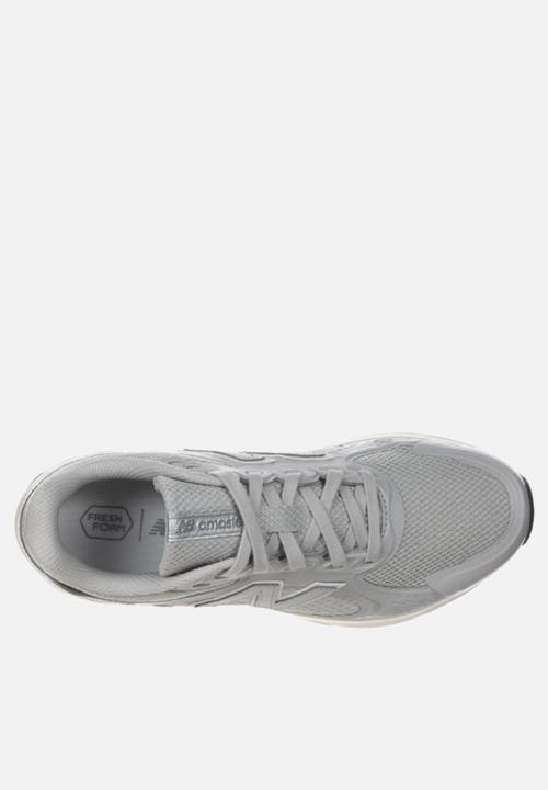 New Balance  - Fresh Foam Amaste