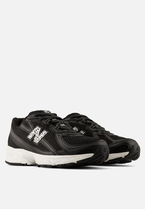 New Balance  - 740