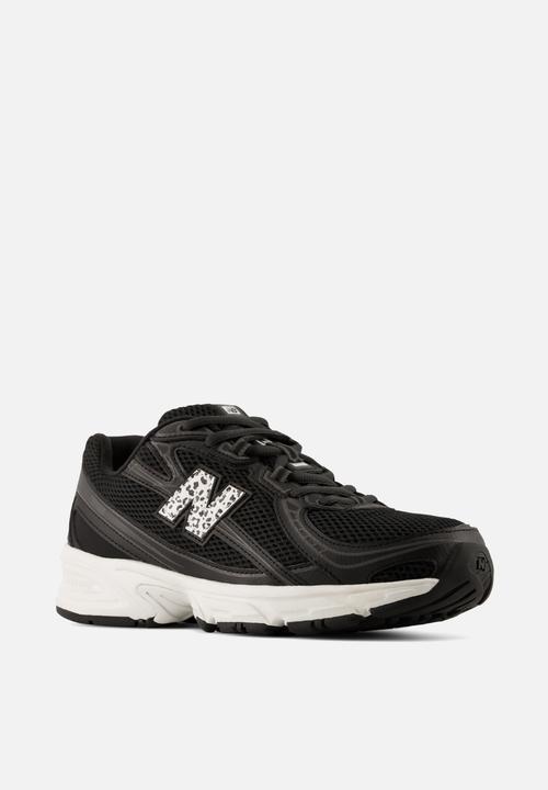 New Balance  - 740