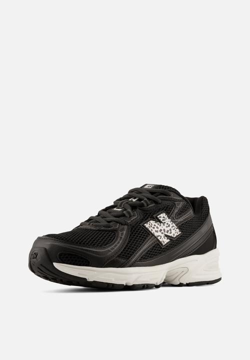 New Balance  - 740