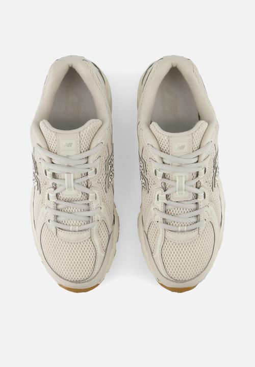 New Balance  - 740