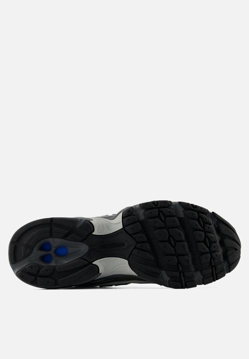 New Balance  - 740