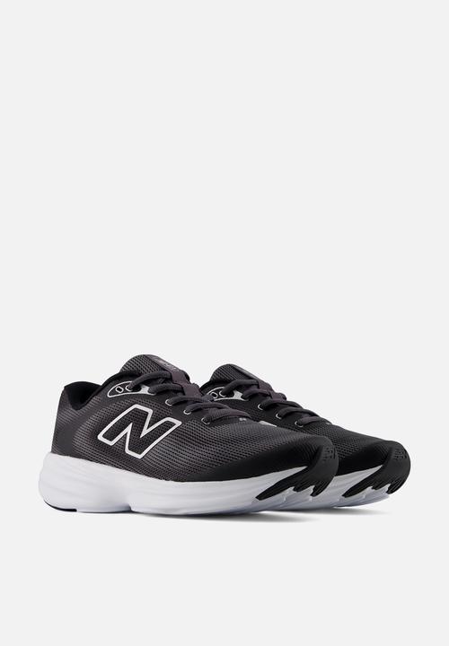 New Balance  - 411v4