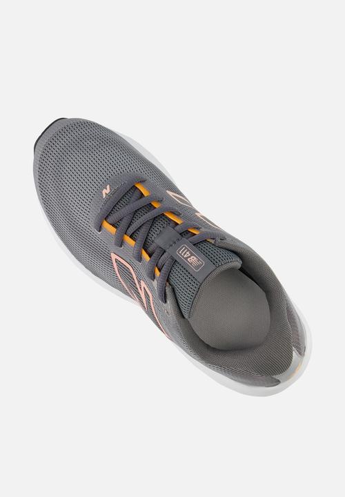 New Balance  - 411v4