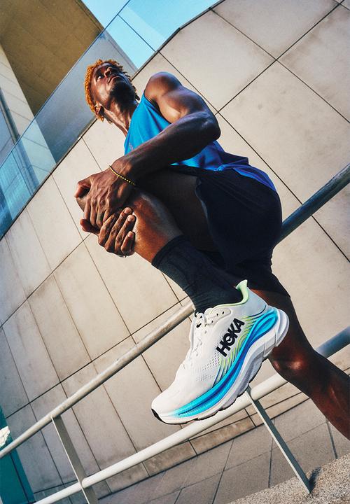 HOKA - Clifton 11 Wide