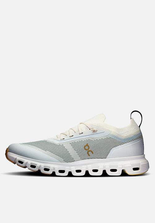 ON Running - Cloud 6 Versa