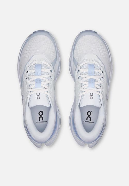 ON Running - Cloudrunner 3