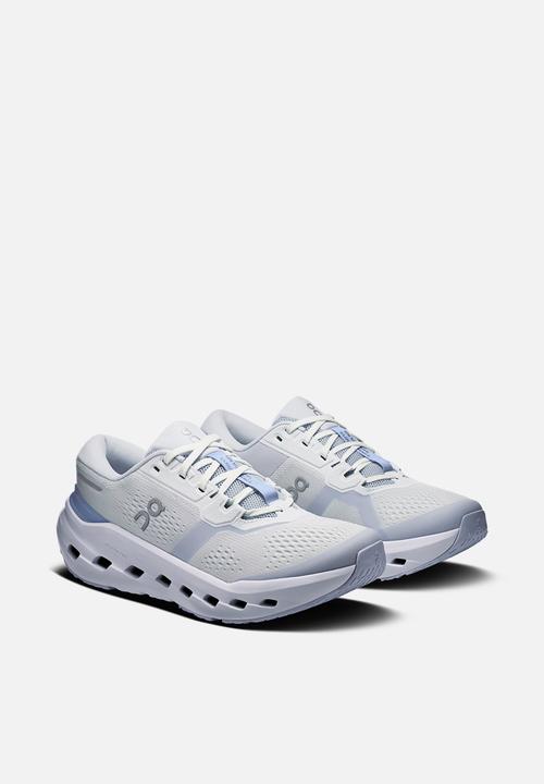 ON Running - Cloudrunner 3
