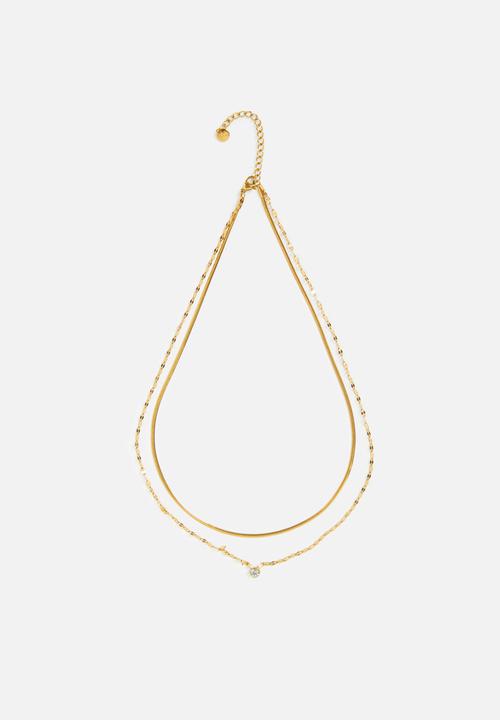 Zoe on Trend - Stylish valentino necklace  - gold