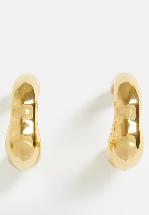 Zoe on Trend - Stylish organic hoop earrings  - gold