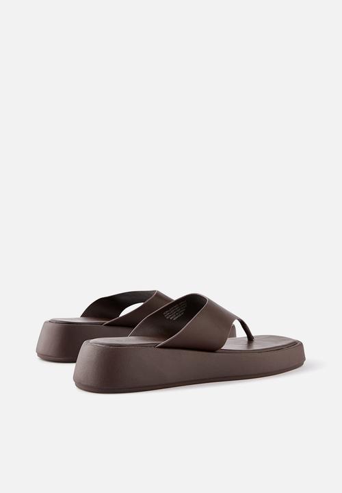 Cotton On - BOWIE FLATFORM SLIDE-CHOC