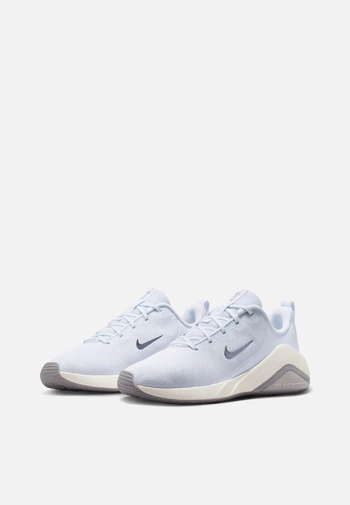 Nike - Nike Bella 7