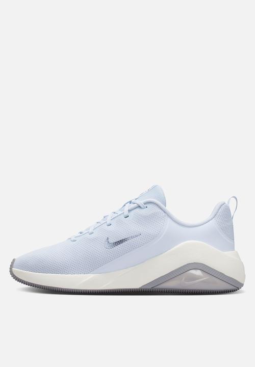 Nike - Nike Bella 7
