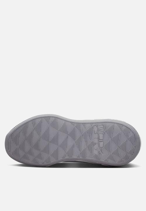 Nike - Nike Bella 7