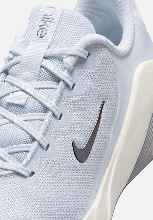Nike - Nike Bella 7