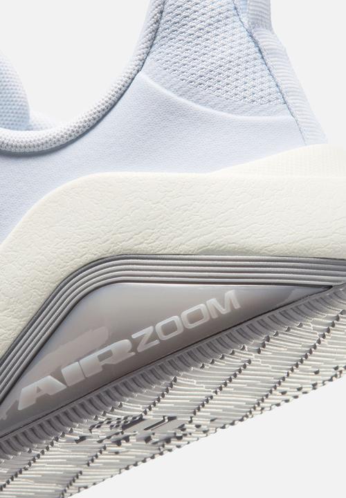 Nike - Nike Bella 7