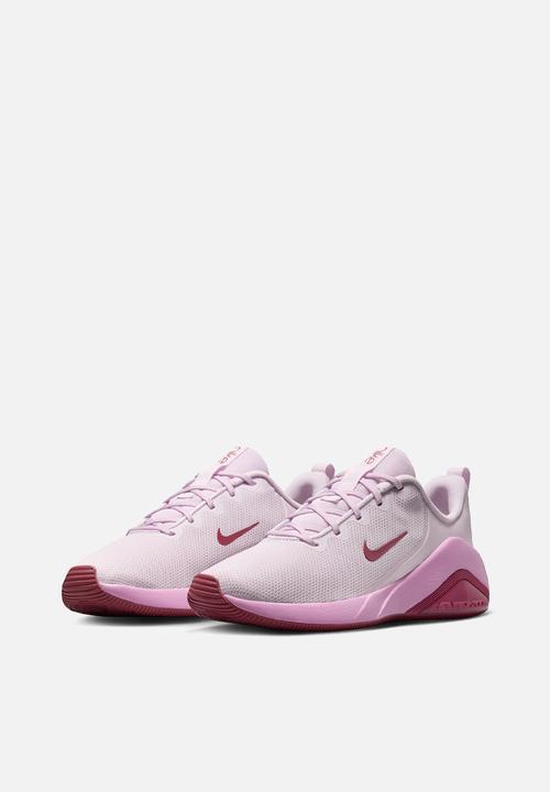 Nike - Nike Bella 7