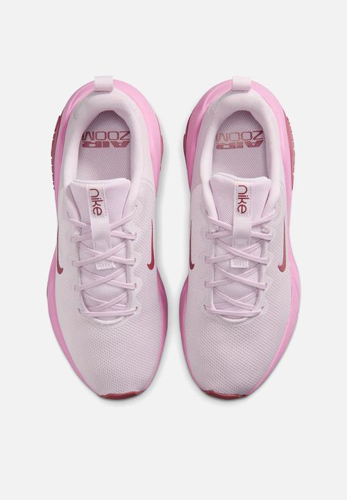 Nike - Nike Bella 7