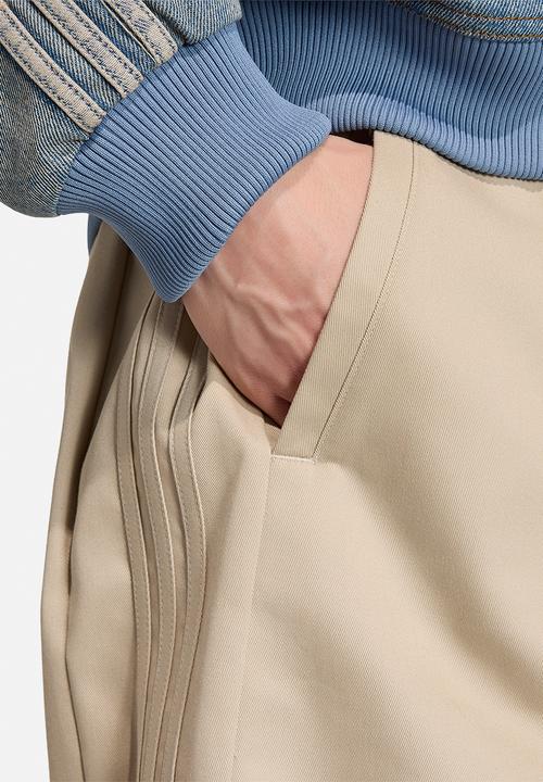adidas Originals - Baggy Org Jorts - Khaki Three