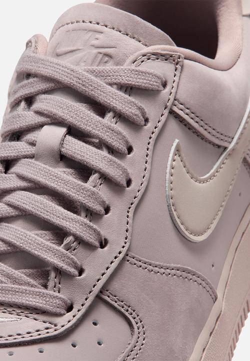 Nike - W Air Force 1 Retro Prm Ess