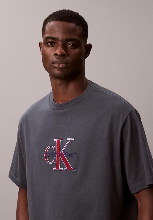 Calvin Klein - Short Sleeve 16S Tricolor Monologo Graphic Tee - Harlem Night Blue