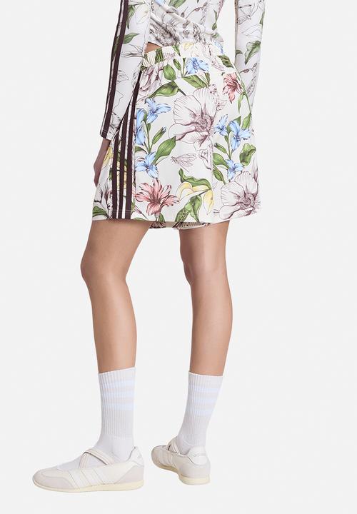 adidas Originals - Farm Prm Shorts - Ecru Tint/Shadow Brown/Craft Green