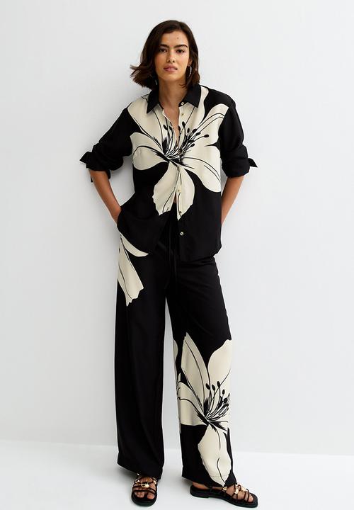 New Look - Large Lily Print Long Sleeve Shirt - Black