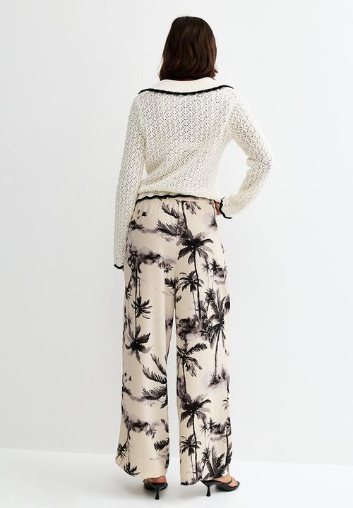 New Look - Wide Leg Printed Pleat Trousers - White
