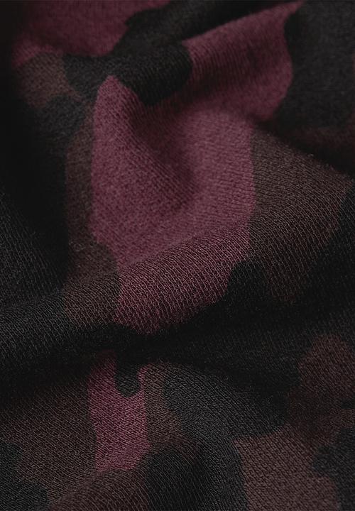 G-STAR - Aop slim r t l\s wmn - maroon forest camo