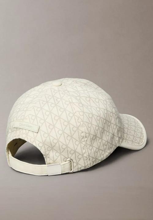 Calvin Klein - Emblem print w leather patch cap - lily white aop