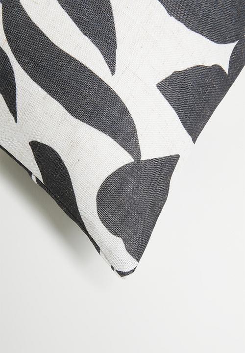 Sixth Floor - Night Flowers Scatter Covers - dark green