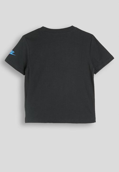 Nike - Nkb Soccer Swoosh Tee - Dk Smoke Grey