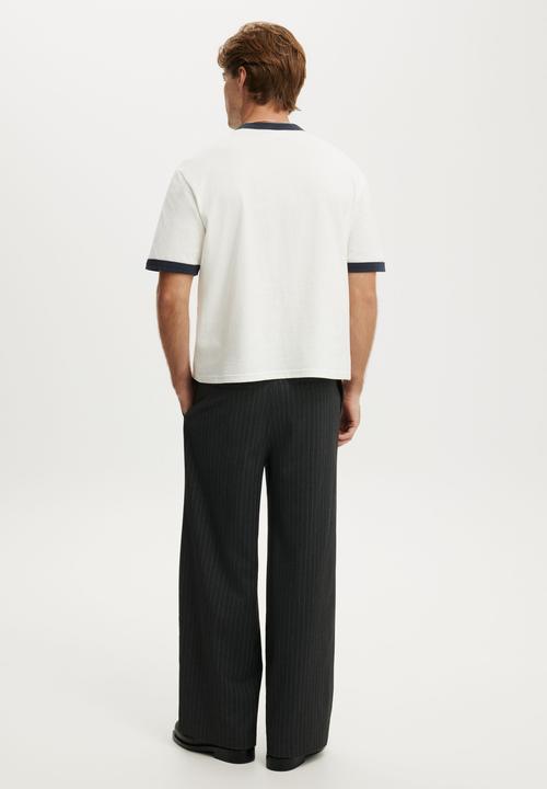 Cotton On - Super Baggy Pleated Pant - Dark Charcoal Pinstripe
