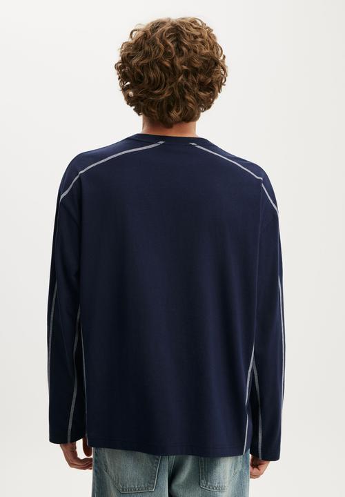 Cotton On - Cropped Fit Graphic Long Sleeve T-shirt  - Auto Navy/On Time