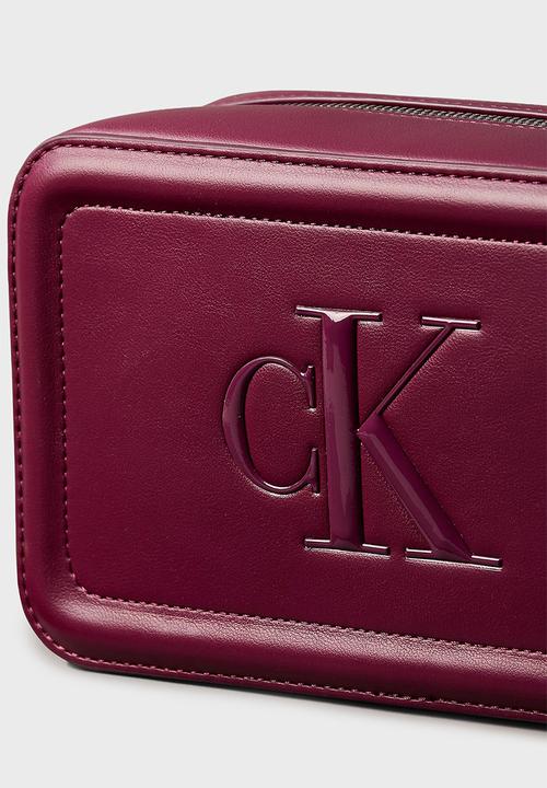 Calvin Klein - Bold ck camera bag- alluring pink