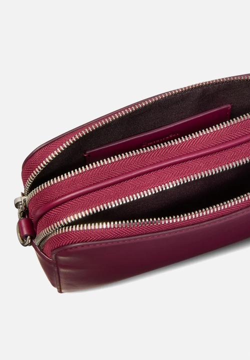 Calvin Klein - Webbing double strap camera bag- alluring pink
