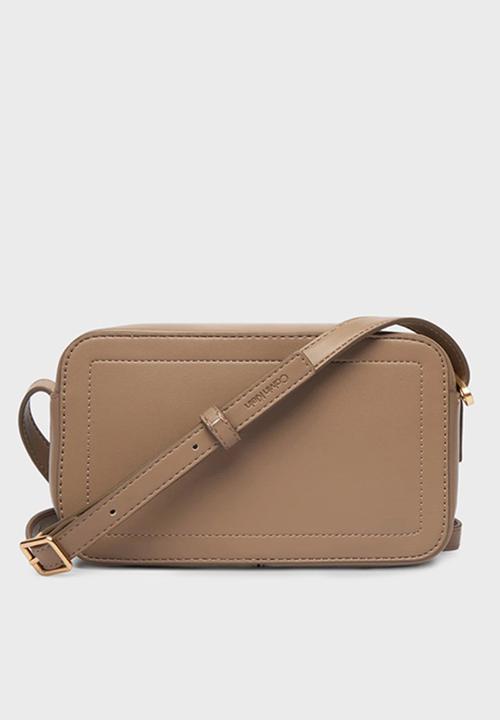Calvin Klein - Bold ck camera bag- desert taupe