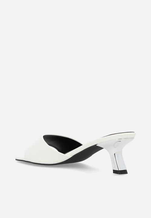Raid London - Lisha open toe stiletto heel mule - white 