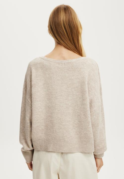 Cotton On - Softest Luxe Slouchy V Knit - Acorn Marle