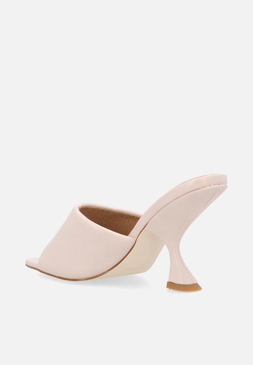 Raid London - Audio open toe comma heel mule - nude 