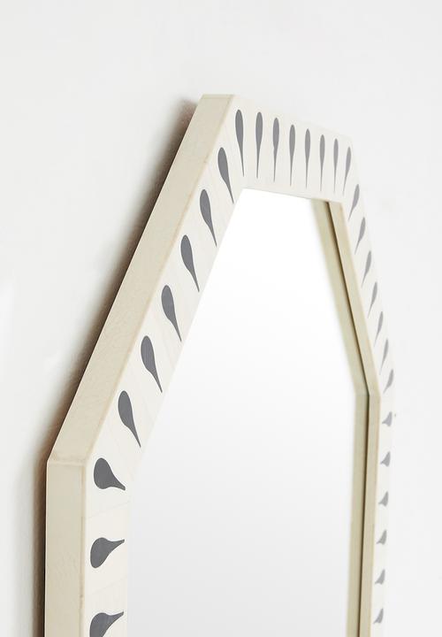 Sixth Floor - Resin Inlay Mirror Teardrop Design Black & White